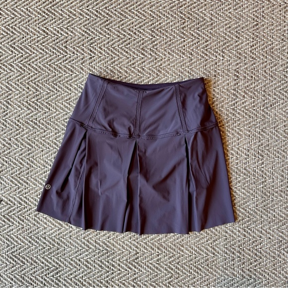 Size 2 TALL Lululemon Athletic Skirt - Picture 2 of 4